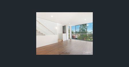 Modern Executive Townhouse in a Prime Location - Photo 5