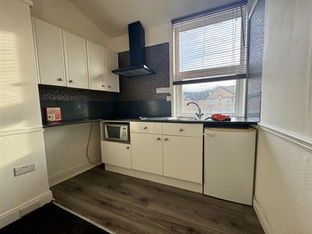 Cambridge Terrace, Scarborough - Photo 4