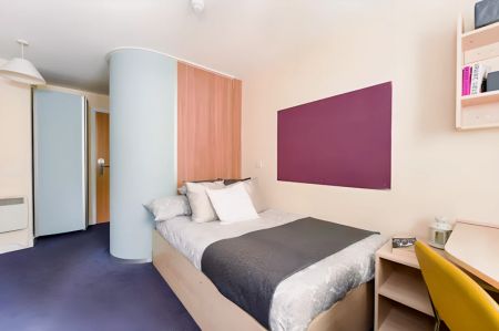 Ensuite Courtyard - Photo 4