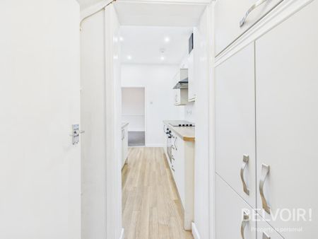 4 bedroom terraced house to rent - Photo 5