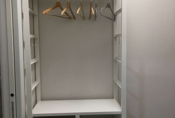 Студия после ремонта возле метро Лоди