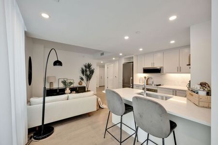 Moon Condos - Photo 2