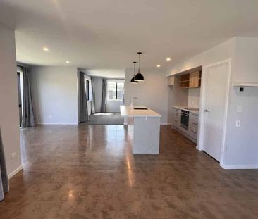 Stunning Bright Home! - Photo 1