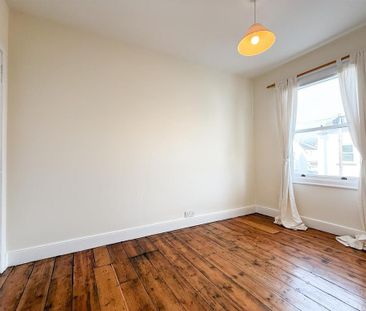 2 bedroom end of terrace house to rent - Photo 3