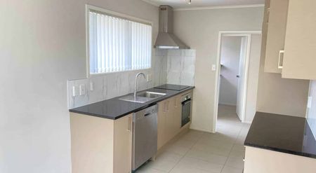 Three bedroom house in Top School zone - Photo 3