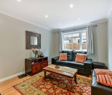 4 bedroom detached house to rent - Photo 2