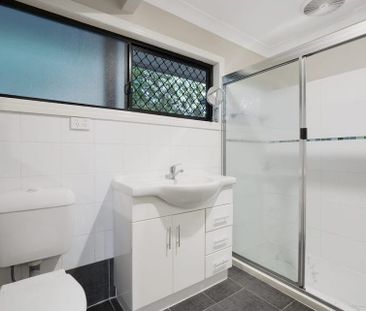 6 Oatley Place, Southport QLD 4215 - House For Rent | Domain - Photo 4