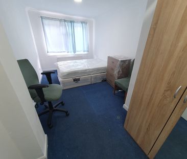 2 Bed Flat, Higham Hill Road, E17 - Photo 4