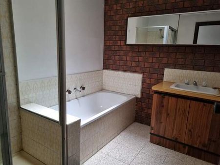 1/12 Oriel Road, Ivanhoe - Photo 4