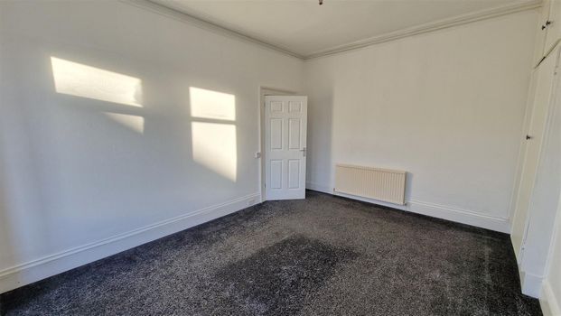 2 bed flat to rent in Chillingham Road, Heaton - Photo 1