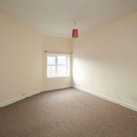 Northenden Road, Sale, Cheshire, M33 - Photo 1