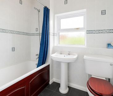 3 bedroom detached house to rent - Photo 5