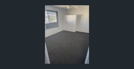 Practical and centrally located 3 bedroom unit in Lawnton - Photo 4