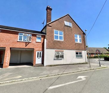 Queens Road, Aldershot, Hampshire, GU11 - Photo 6