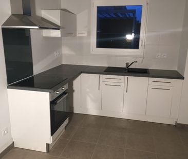 Location Maison 4 pièces 73m² CARPENTRAS 84200 - Photo 2