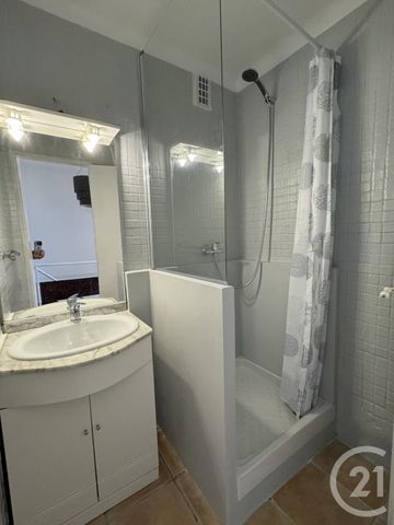 Location Appartement 2 pièces 43m² MARSEILLE 4ème - Photo 5