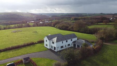 5 bedroom detached house to rent - Photo 2