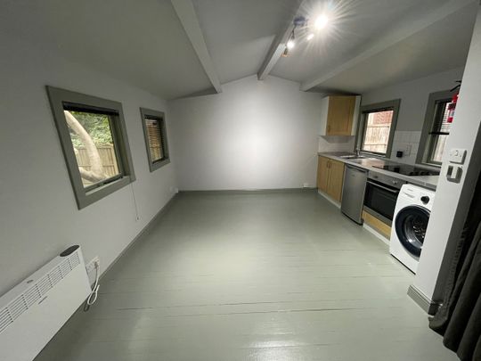 Studio Flat, London, SE19 - Photo 1