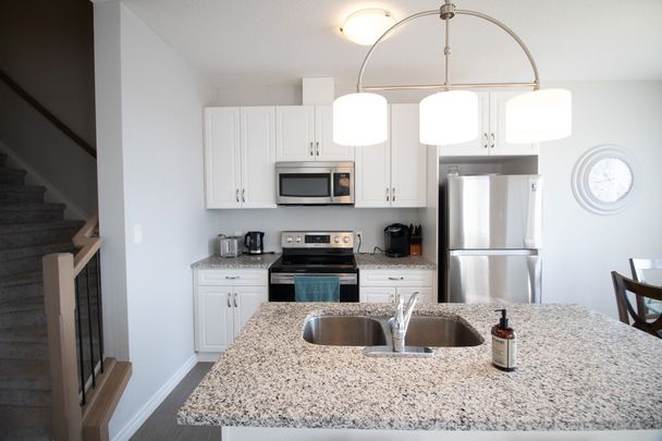 For Lease - 1866 Finley Crescent, London North, Ontario - Photo 1