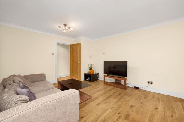 2 bedroom Flat To Let - Photo 1