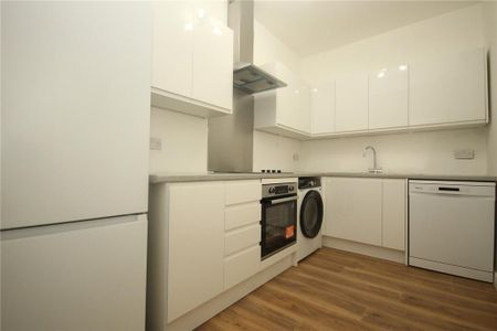 3 bedroom apartment to rent - Photo 2