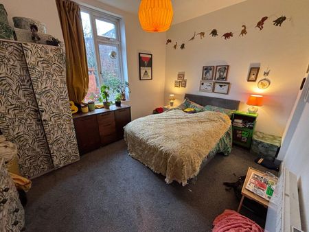 1 Bed Flat, Buckingham Mount, LS6 - Photo 3