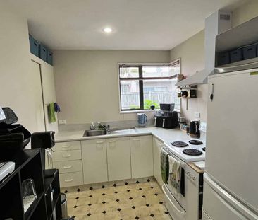 2 Bedroom Flat - Photo 4