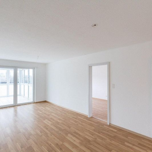 Gemütliche Wohnung mit Wintergarten und Balkon - Photo 1