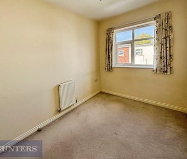 2 bedroom Flat To Let - Photo 2