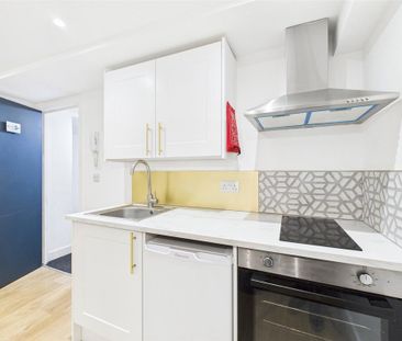 Studio to rent - Photo 3