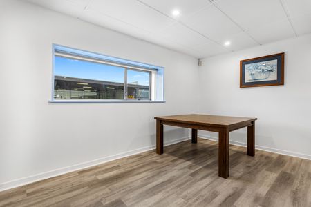 Large 4 Bedroom Apartment – Close to Ara and Central City with Off-Street Parking - Photo 5