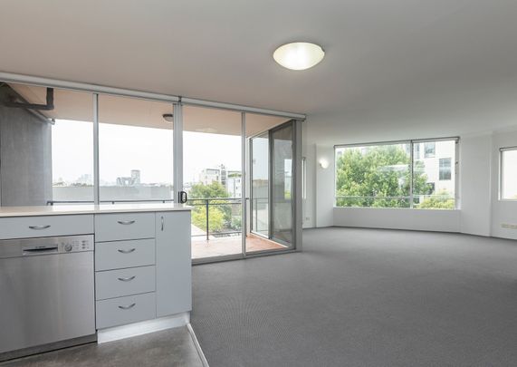 Sophisticated and Stylish Two Bedroom Apartment - Photo 1