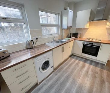 4 bedroom terraced house to rent - Photo 4