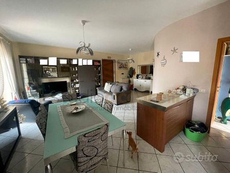 Appartamento In Condominio Signorile Zona Centrale - Photo 3