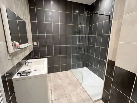 Location Appartement 3 pièces 82m² - Photo 5