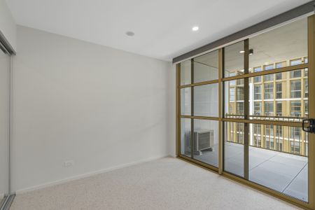 Modern Living In Boulevard! One Bedroom Plus Study - Photo 3