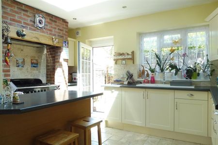 Rothesay Road, Gosport - Photo 3