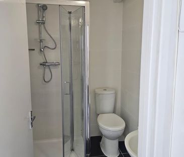 1 Bed Flat, Ley Street, IG1 - Photo 1