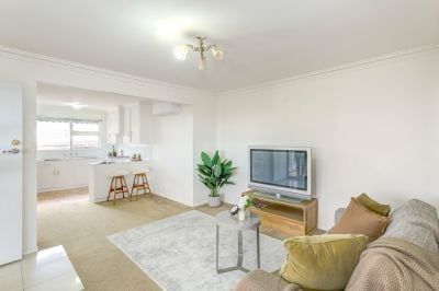 Neat 1 Bedroom Unit - Photo 1