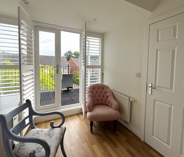 Lakeside Drive, Chobham, Surrey, GU24 - Photo 2