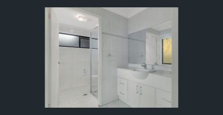 Modern Family Home in Prime Location - Photo 3