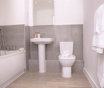 Nightingale Walk, Farnham, GU9 - Photo 1