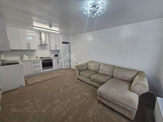 3 bedroom detached bungalow to rent - Photo 1