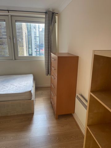 Room in a Shared Flat, Boardwalk Place, E14 - Photo 3