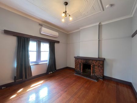 3 BEDROOM DELIGHT WITH SHOPPING AT YOUR DOOR STEP! - Photo 2