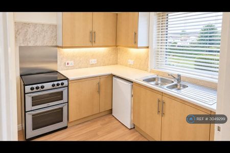 2 bedroom flat to rent - Photo 4