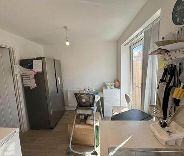 Semi-detached house to rent on - Photo 5