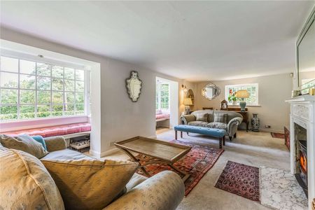 A historic Georgian home nestled in 1.6 acres of glorious gardens and woodland, with views across the Devil's Punch Bowl and beyond. - Photo 2