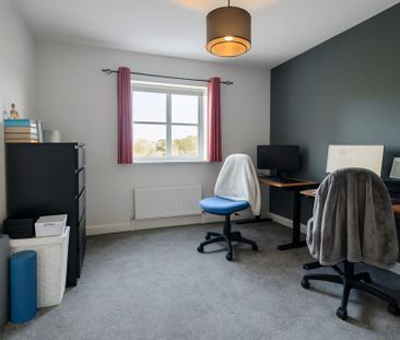 3 bedroom apartment to rent - Photo 2