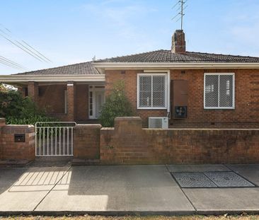CLASSIC BRICK BEAUTY IN A CENTRAL MAITLAND LOCATION - Photo 6